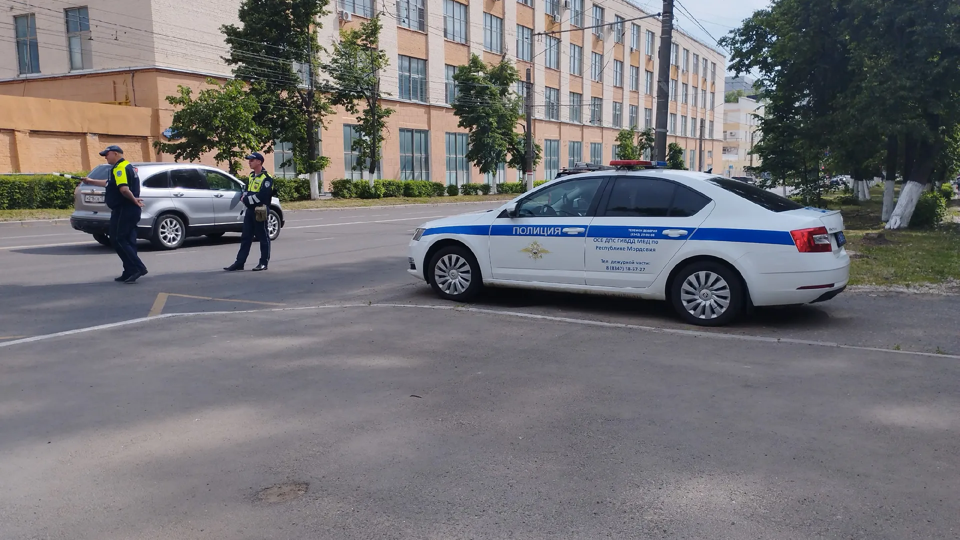 Не попадись в ловушку ГАИ: зачем инспектор спрашивает «Куда едете?» и какой ответ надо дать