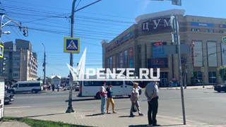 В России предложили штрафовать пешеходов с телефоном и наушниками
