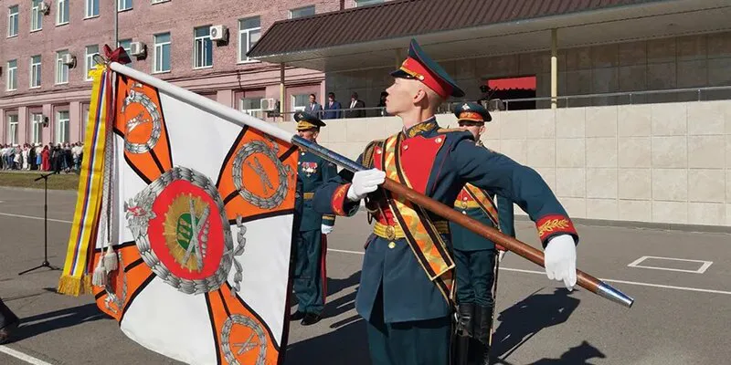 1 сентября Пензенский артиллерийский инженерный институт наградили Орденом Жукова