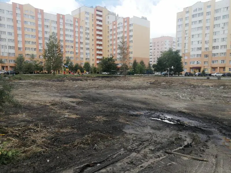 На улице Антонова завершены работы по засыпке заброшенного котлована