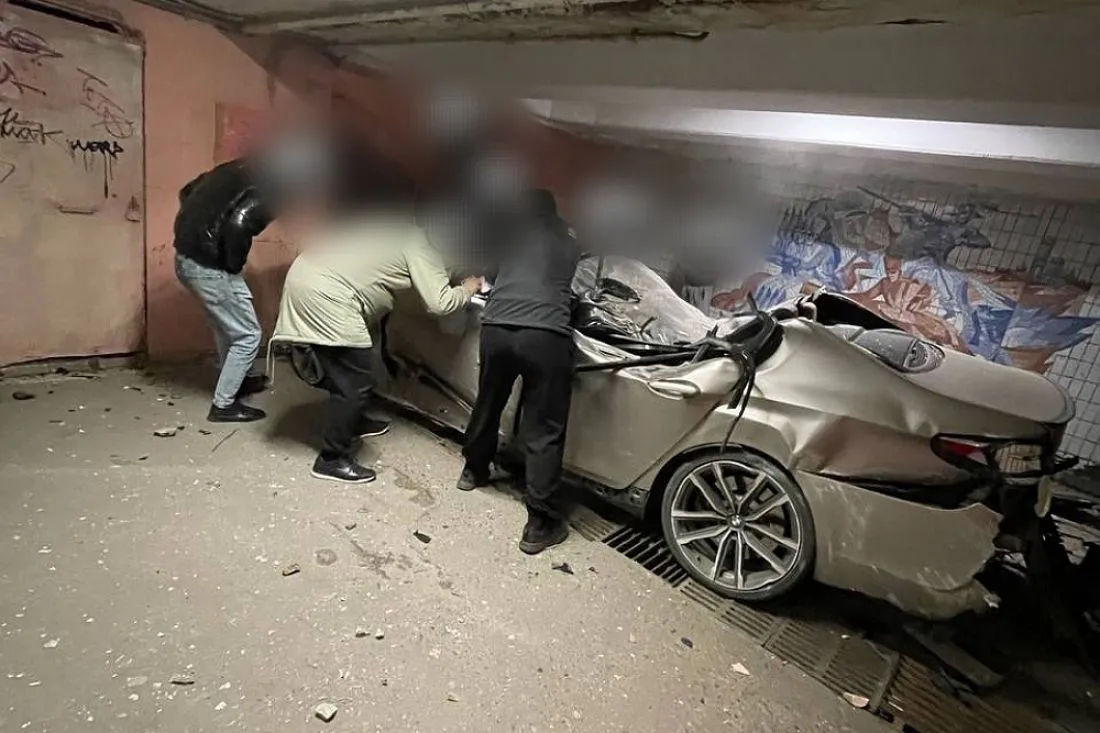 В Пензе «BMW» улетела в подземный пешеходный переход