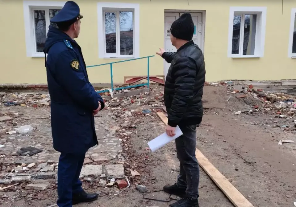 Прокуроры выявили нарушения во время проведения капремонта пензенской поликлиники в центре города