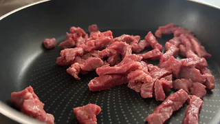 Врач Мясников назвал самое полезное мясо: не курица и даже не говядина. Лидер по количеству белка и витаминов