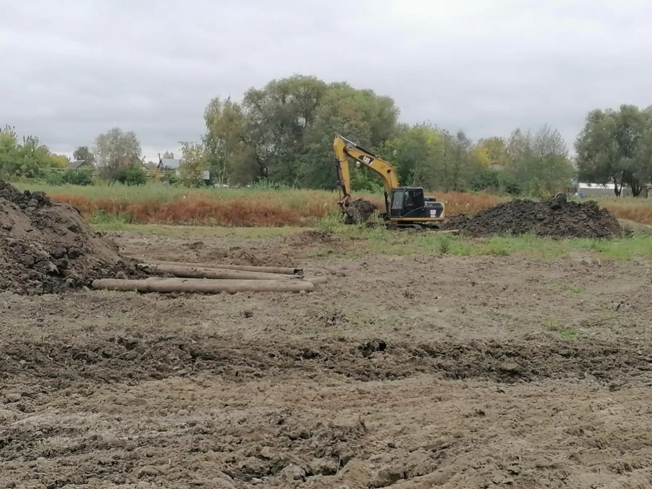 В селе Чемодановка Бессоновского района чистят пруд