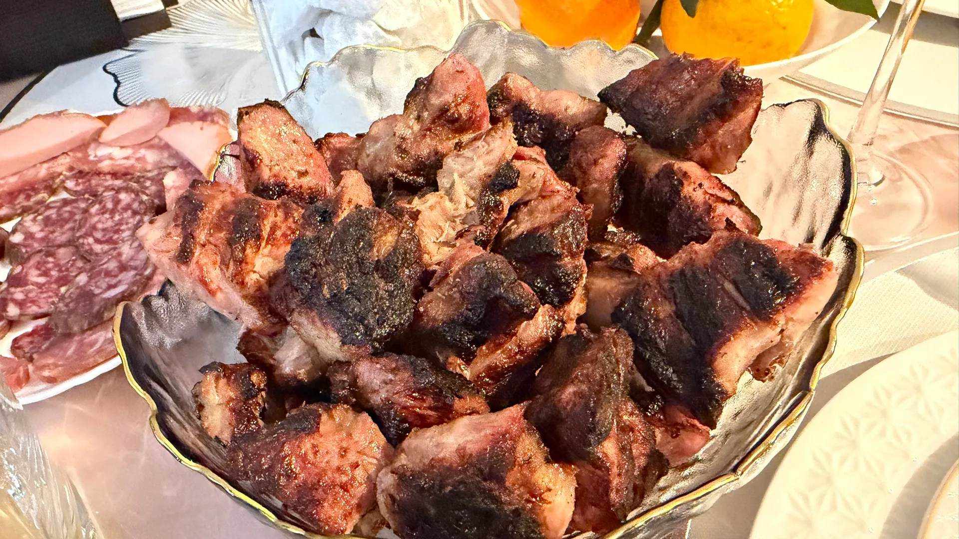 Как приготовить шашлык дома без мангала: секрет сочного, ароматного мяса