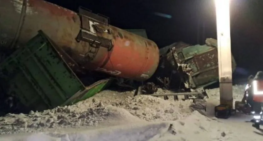 Поезд Нижневартовск - Пенза сошел с рельсов в Челябинской области