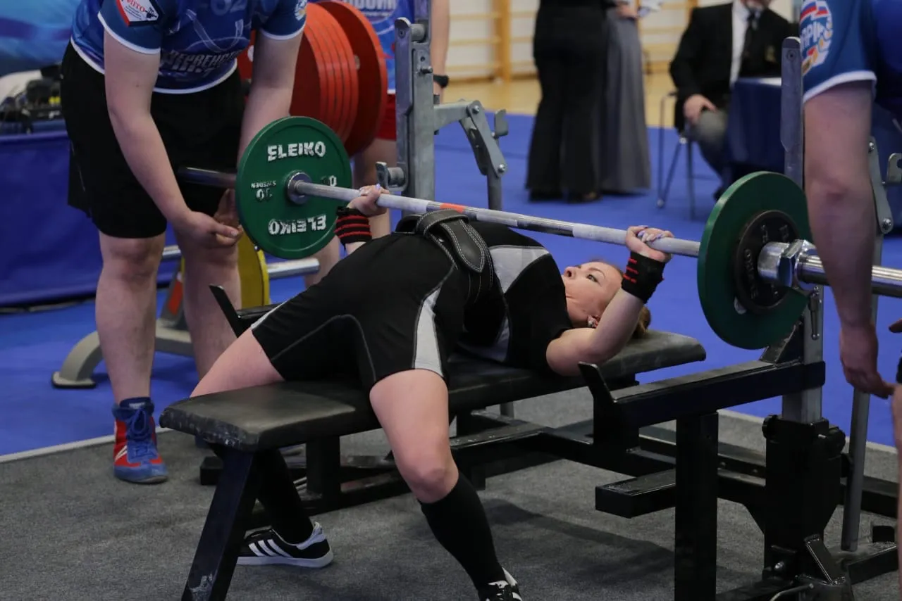 Спортсменка из Пензы победила на чемпионате ПФО по пауэрлифтингу