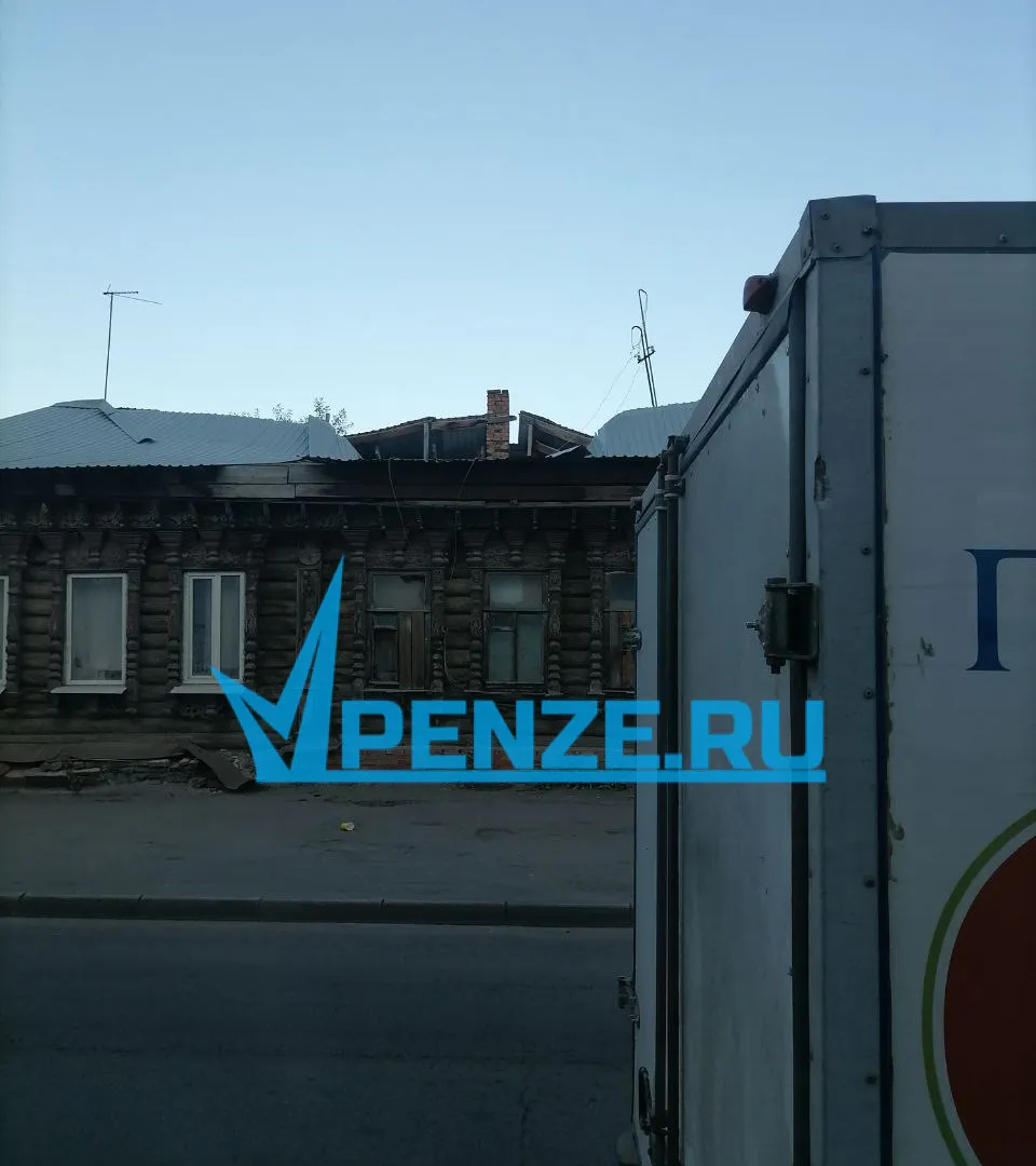 Редкий деревянный дом с 9-ю окнами в центре Пензы находится на грани разрушения