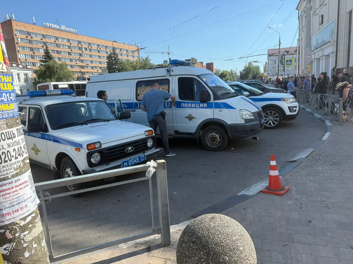 В Пензе на рынке и дорогах выявили мигрантов без воинского учета