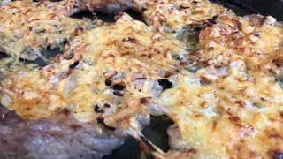 Мясо в шубке: готовится быстро, на выходе – вкуснейшее блюдо, которым можно и гостей угостить и семью накормить