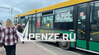 Рядом с ул. Яшиной в Пензе застрял 54-й автобус