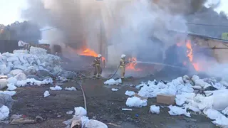 Под Пензой горела база вторичного сырья: огонь охватил 1000 квадратов