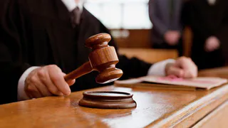В Пензе продавец магазина получила штраф за продажу просроченного алкоголя