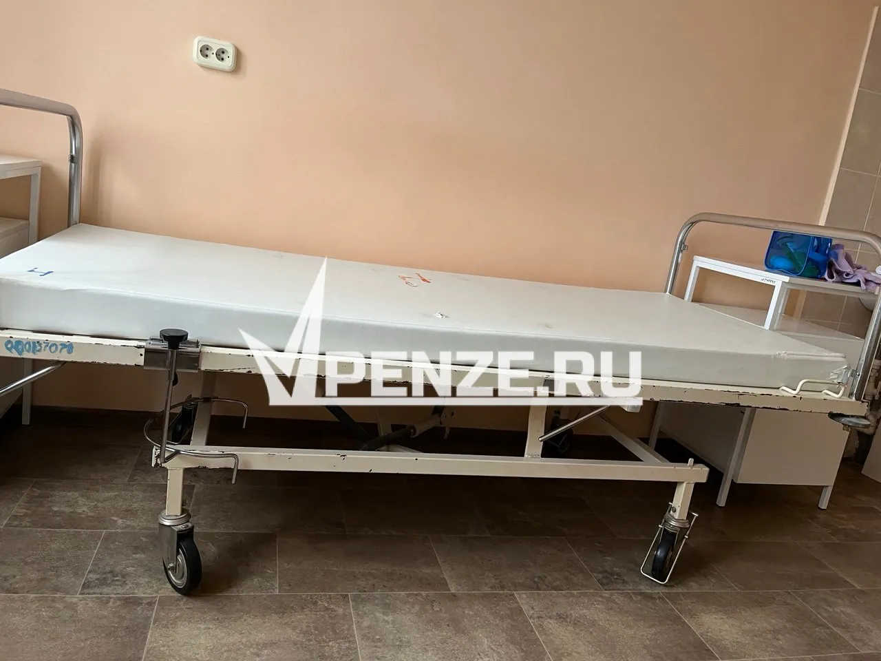 Молодые врачи из Башмаково получили ключи от новой квартиры