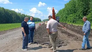 В Земетчинском районе проверили строительство нового корпуса больницы