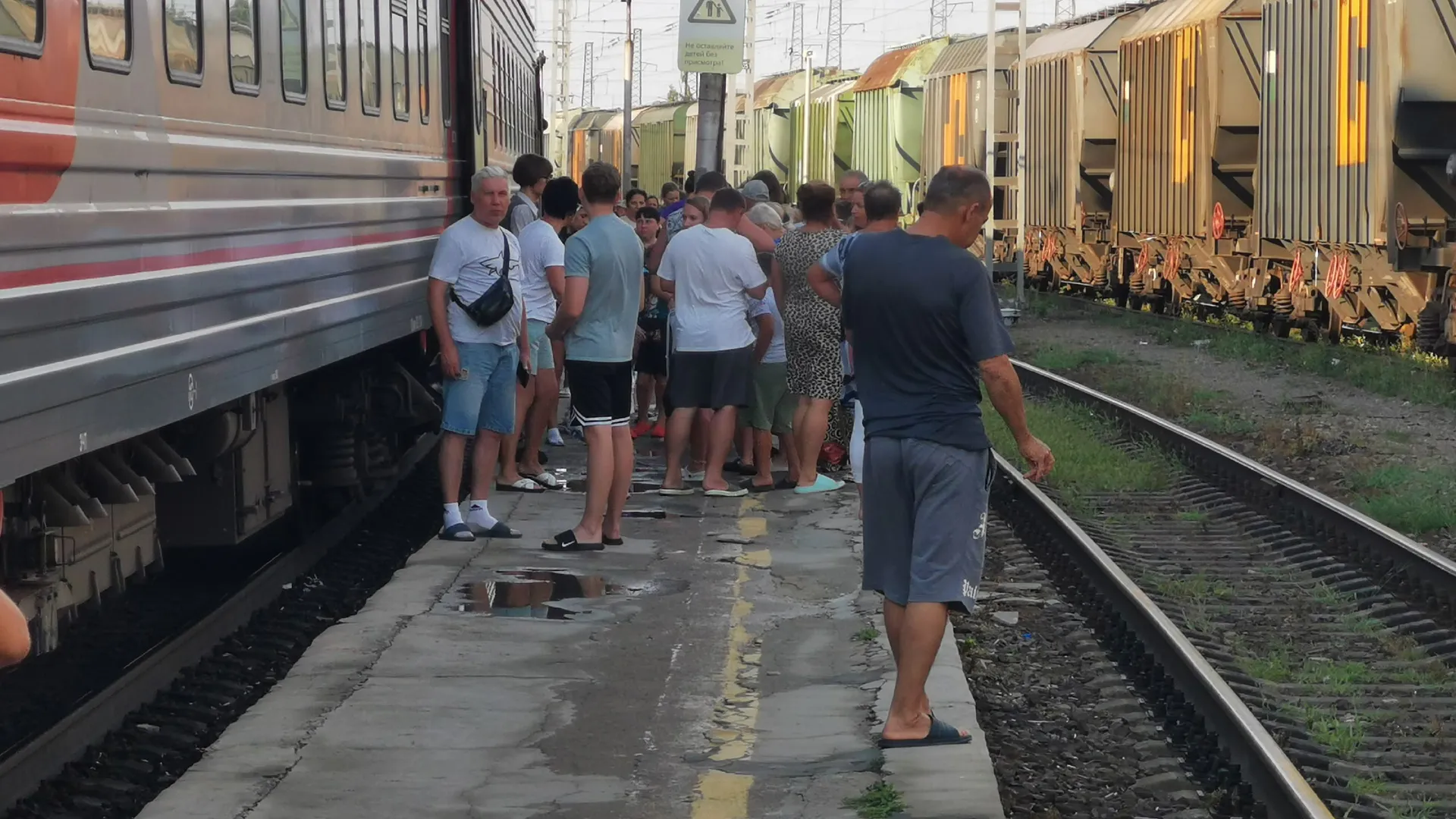 «Я выкупил всё купе, а ко мне проводник подселил какого-то пассажира»: опытный путешественник объяснил, почему такое возможно