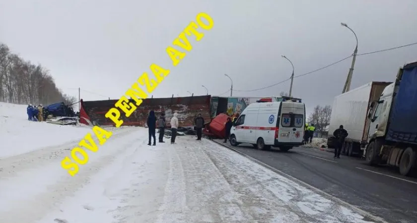 В Нижнеломовском районе Пензенской области произошло серьезное ДТП с участием трех фур