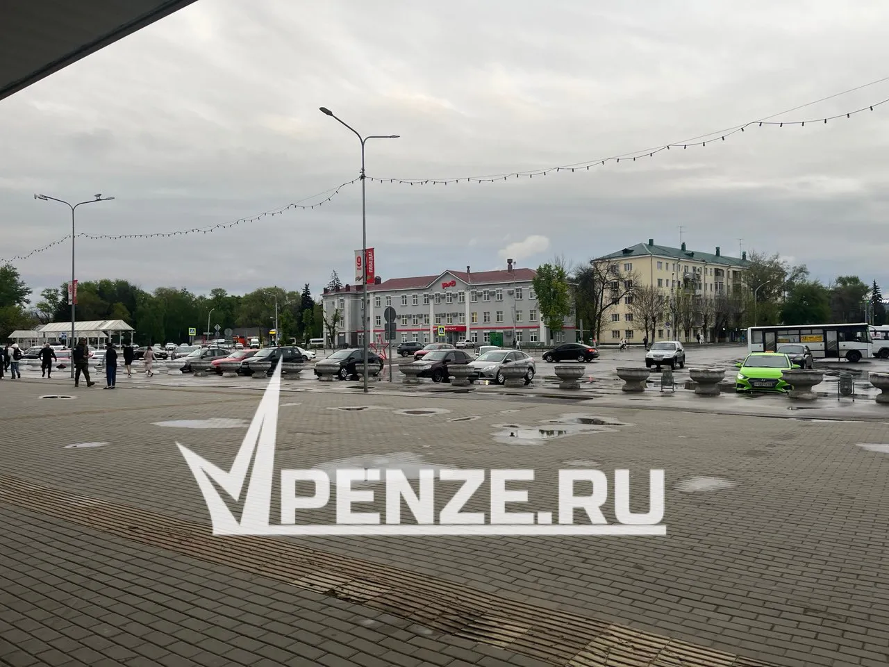 Транспорт к ж/д вокзалу теперь будут пускать через специальный шлагбаум