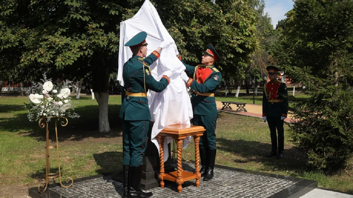 В Пензенском артиллерийском институте открыли памятник Александру Невскому