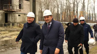 В Заре ход строительства школы проверил министр образования Пезенской области