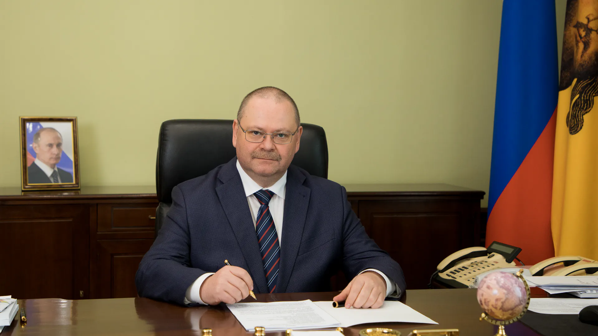 Губернатор поздравил молодых людей с Днем студента