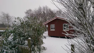 Мороз -30 °C, а пол больше не холодный: старинный трюк, который реально работает