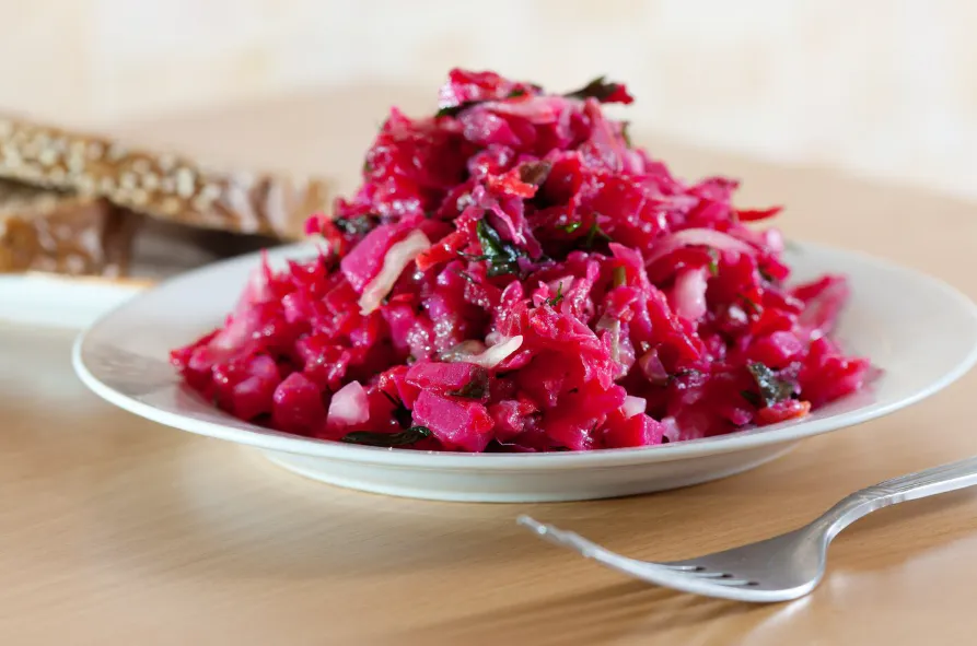 Почему в советских столовых винегрет был вкуснее? Весь секрет в этой заправке - рецепт