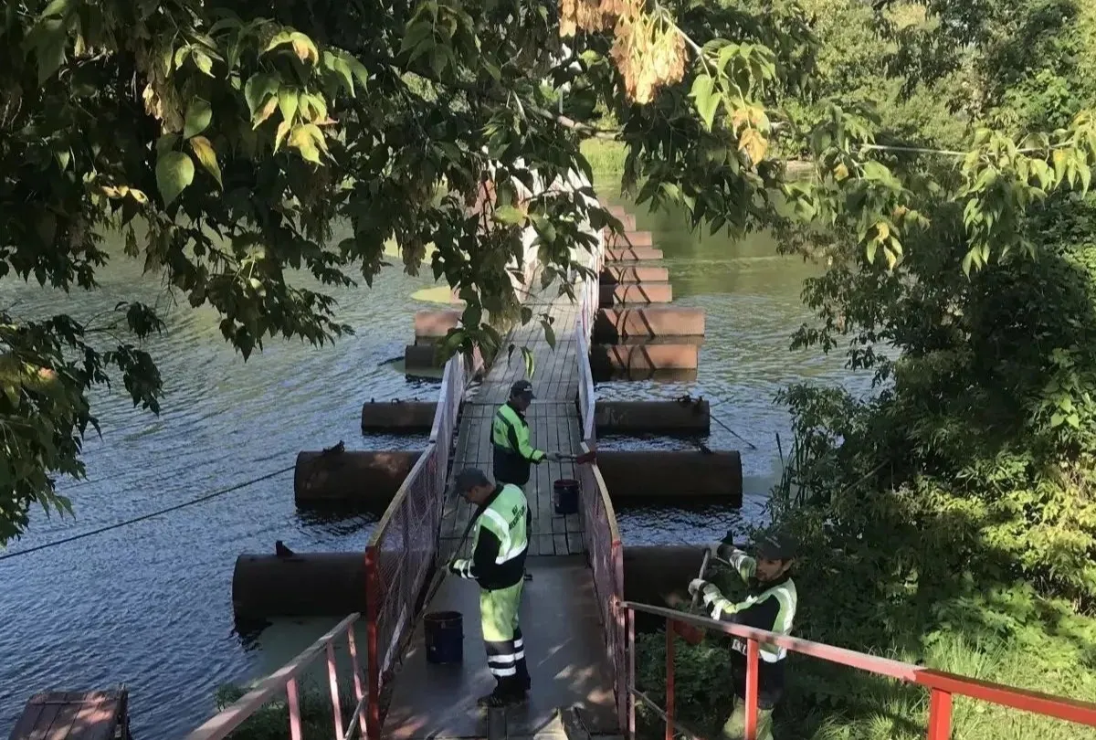 В Пензе отремонтировали пешеходный понтонный мост на Ломовской
