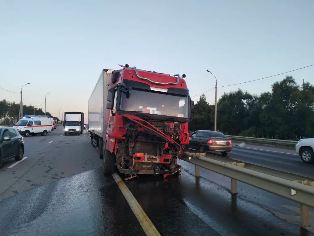 Жесткая авария на трассе М-5 «Урал»: семья с годовалым малышом отправлена в больницу